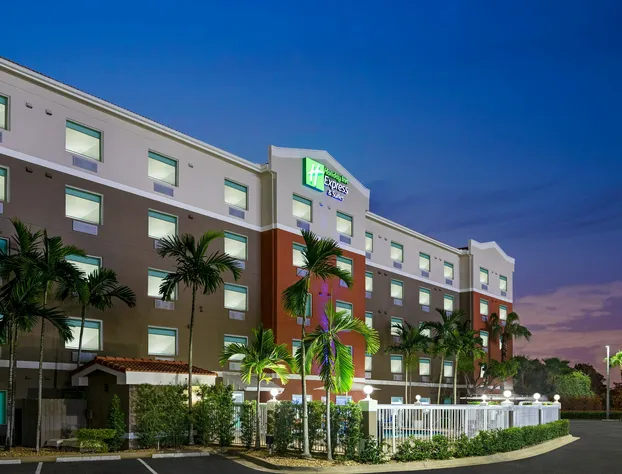 Holiday Inn Express & Suites Pembroke Pines-Sheridan St by IHG hotel detail image 1