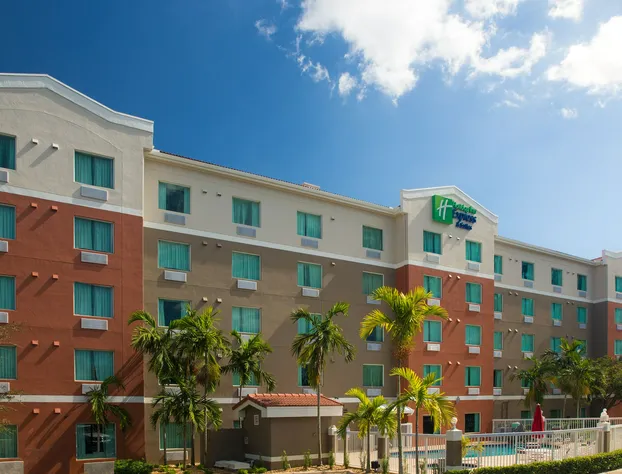 Holiday Inn Express & Suites Pembroke Pines-Sheridan St by IHG hotel detail image 2