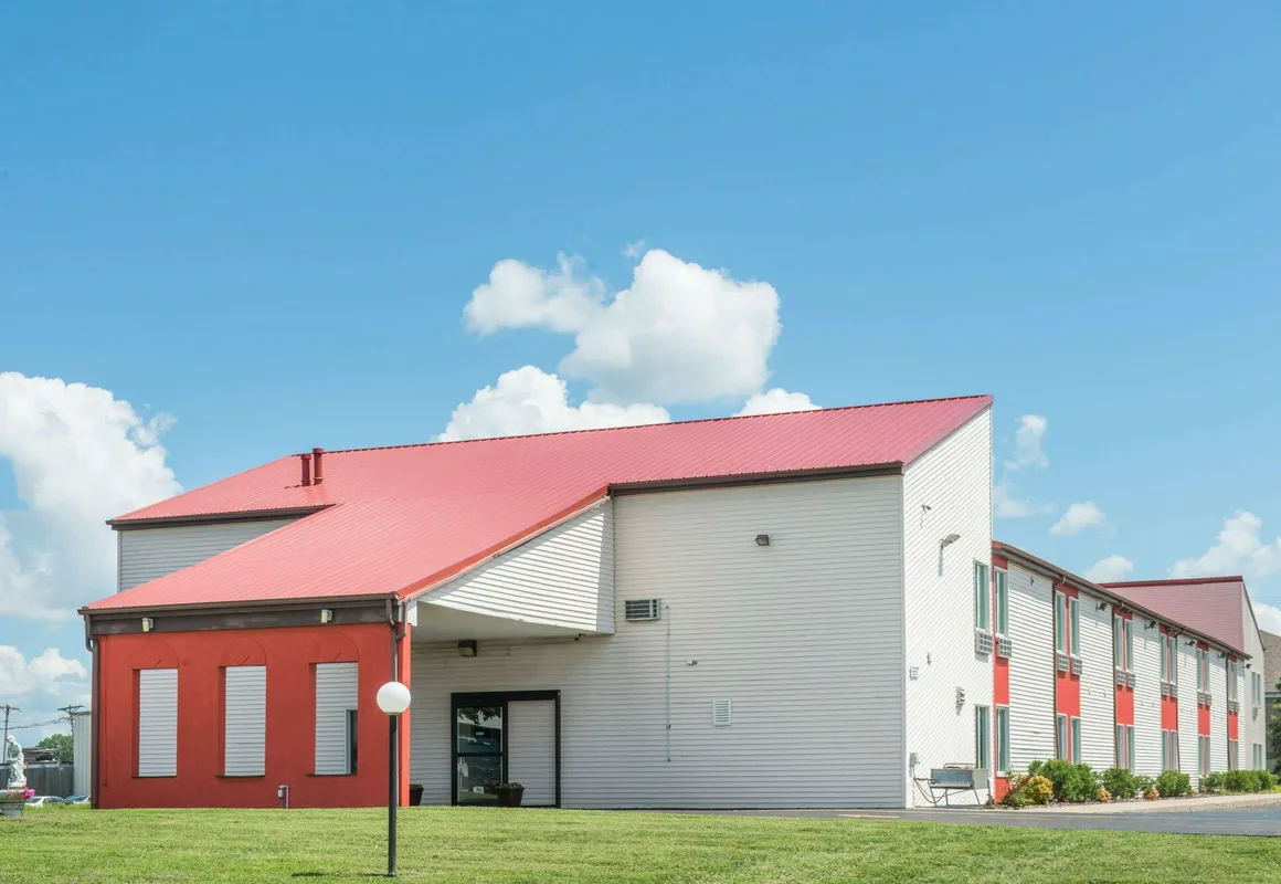 Super 8 by Wyndham O'Fallon MO/St. Louis Area hotel hero