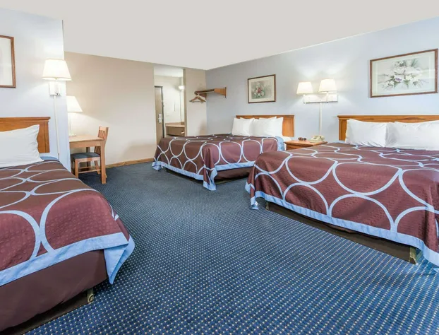 Super 8 by Wyndham O'Fallon MO/St. Louis Area hotel detail image 2