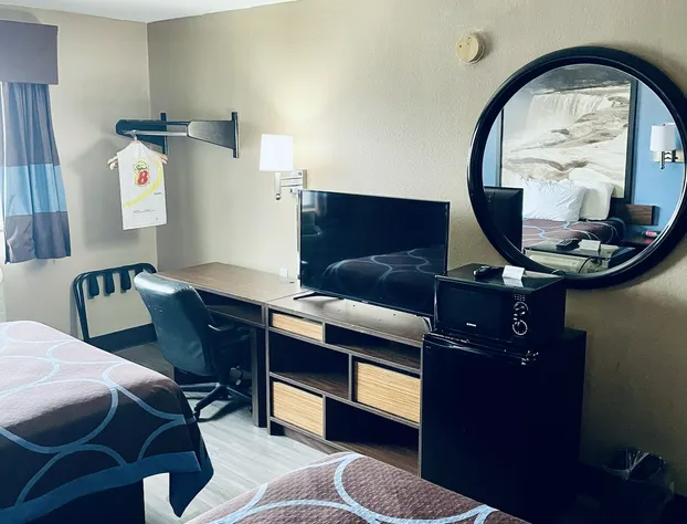 Super 8 by Wyndham Corbin/London KY hotel detail image 2