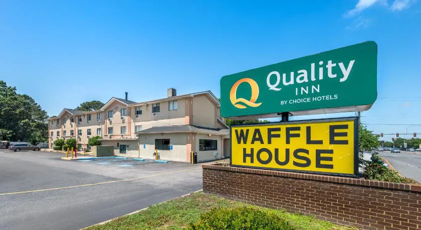 Quality Inn hotel hero