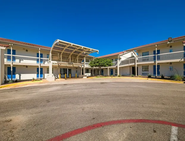 Motel 6 Dallas, TX - Farmers Branch hotel detail image 4