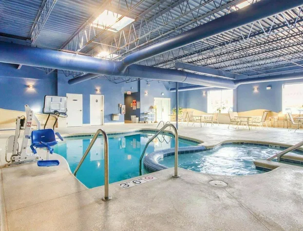 Wingate by Wyndham Sheboygan hotel detail image 4