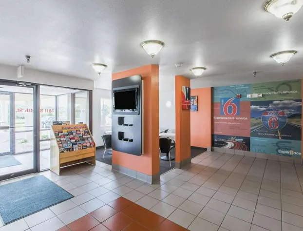 Motel 6 Omaha - Central hotel detail image 3