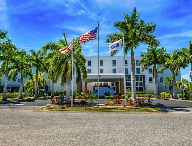 Hampton Inn & Suites Sarasota/Bradenton-Airport, FL hotel detail image 2