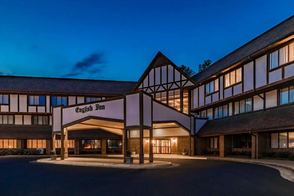 English Inn of Charlottesville hotel hero