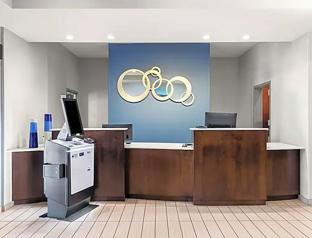 Best Western St. Louis Airport North Hotel & Suites hotel detail image 2