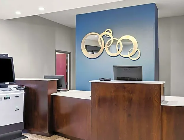 Best Western St. Louis Airport North Hotel & Suites hotel detail image 3