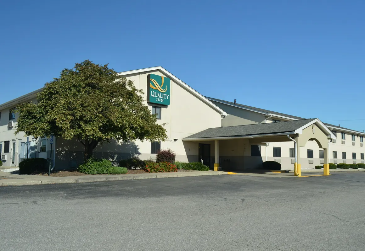 Quality Inn South hotel hero