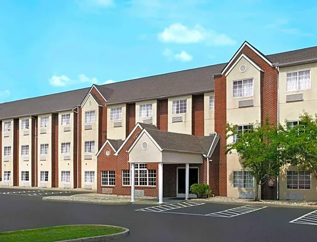 Microtel Inn & Suites by Wyndham Florence/Cincinnati Airport hotel detail image 1