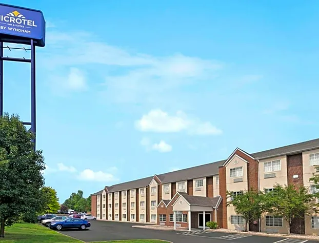 Microtel Inn & Suites by Wyndham Florence/Cincinnati Airport hotel detail image 2