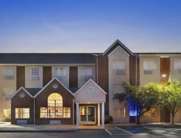 Microtel Inn & Suites by Wyndham Florence/Cincinnati Airport hotel detail image 1