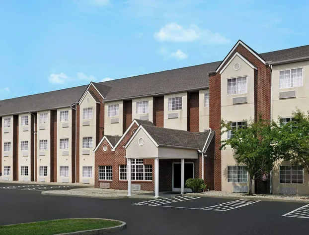 Microtel Inn & Suites by Wyndham Florence/Cincinnati Airport hotel detail image 2