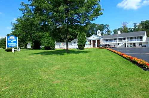 colony motel Jamestown hotel detail image 2
