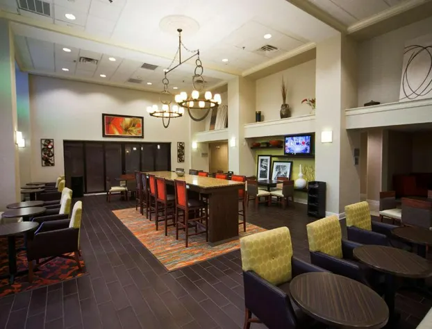 Hampton Inn & Suites Valdosta/Conference Center hotel detail image 1