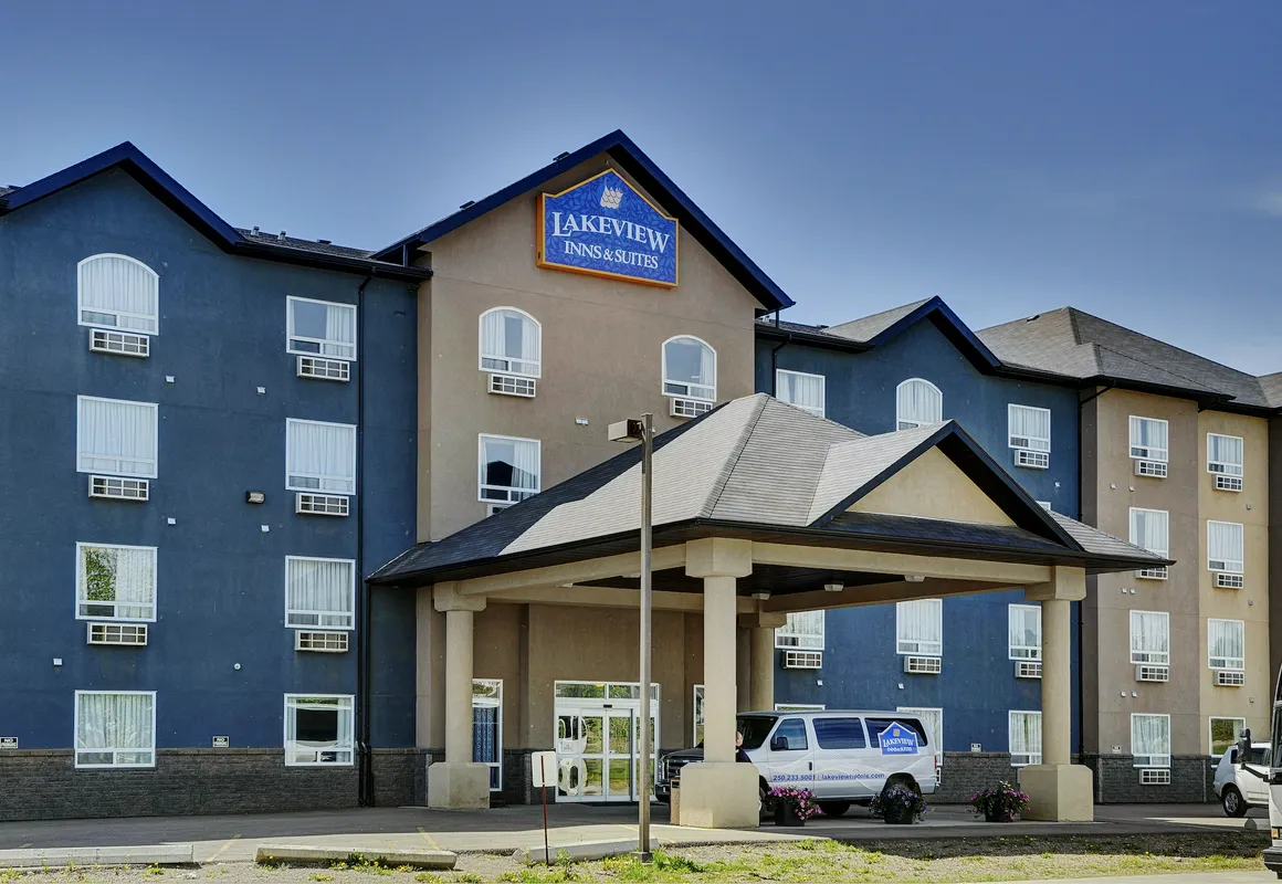 Lakeview Inns & Suites - Fort Nelson hotel hero