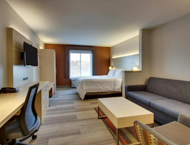 Holiday Inn Express & Suites - Interstate 380 at 33rd Avenue by IHG hotel detail image 4