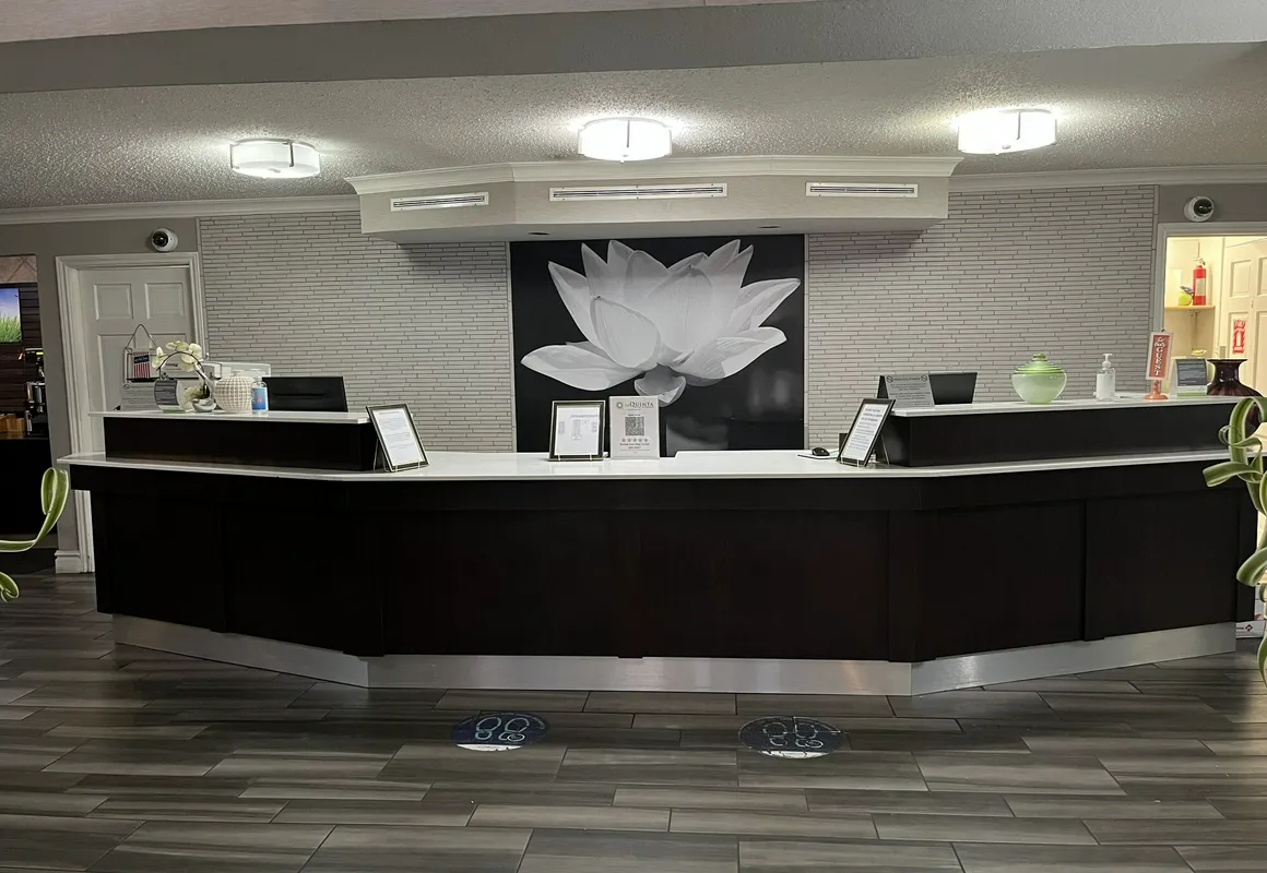 La Quinta Inn & Suites by Wyndham Wichita Falls Airport Area hotel hero