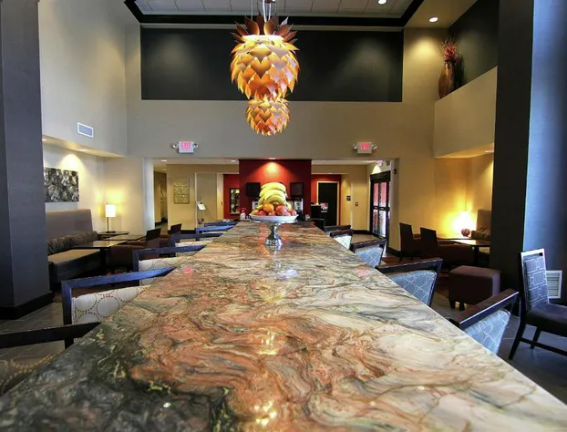 Hampton Inn & Suites Grand Forks hotel detail image 2