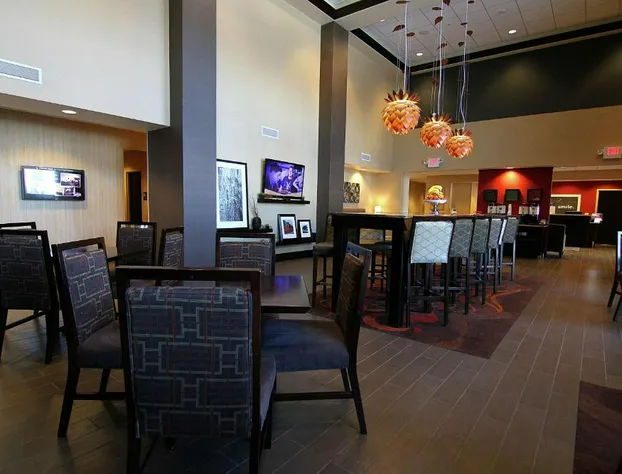 Hampton Inn & Suites Grand Forks hotel detail image 4