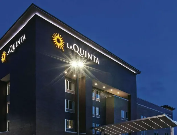 La Quinta Inn & Suites by Wyndham College Station South hotel detail image 1