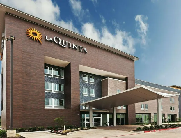 La Quinta Inn & Suites by Wyndham College Station South hotel detail image 2