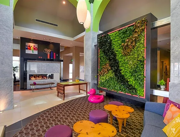 Hilton Garden Inn Raleigh /Crabtree Valley hotel detail image 2