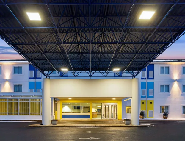 Days Inn by Wyndham Penn State hotel detail image 2