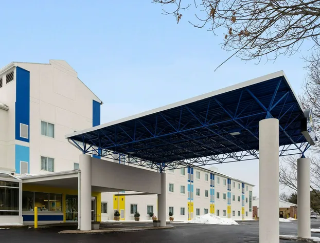 Days Inn by Wyndham Penn State hotel detail image 4