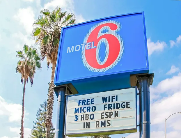 Motel 6 Visalia, CA hotel detail image 4