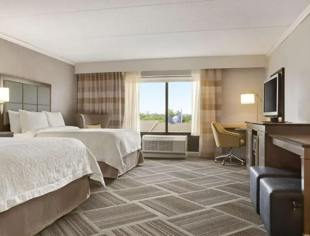 Hampton Inn & Suites Manchester-Bedford hotel detail image 4
