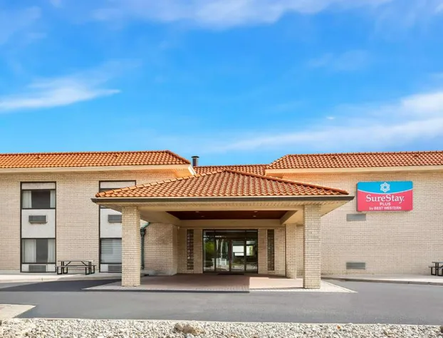 SureStay Plus by Best Western Windsor hotel detail image 1