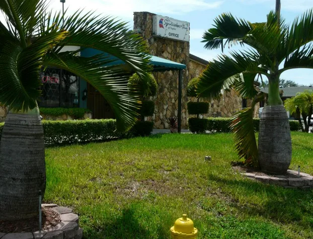 Spinnaker Inn of Naples hotel detail image 2