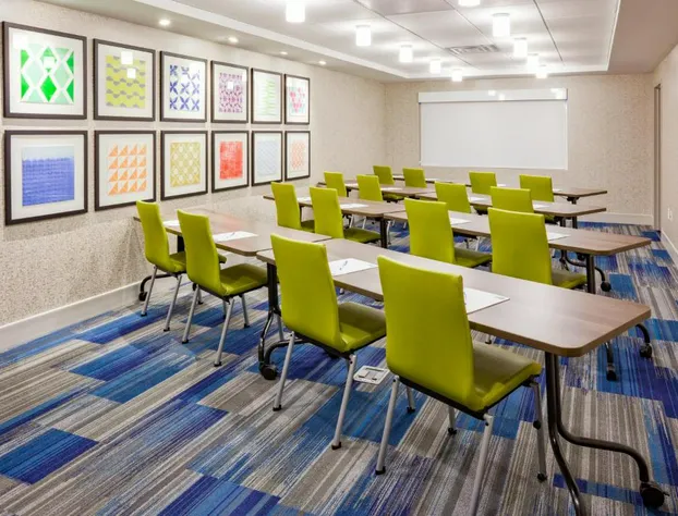 Holiday Inn Express & Suites Des Moines Downtown by IHG hotel detail image 4
