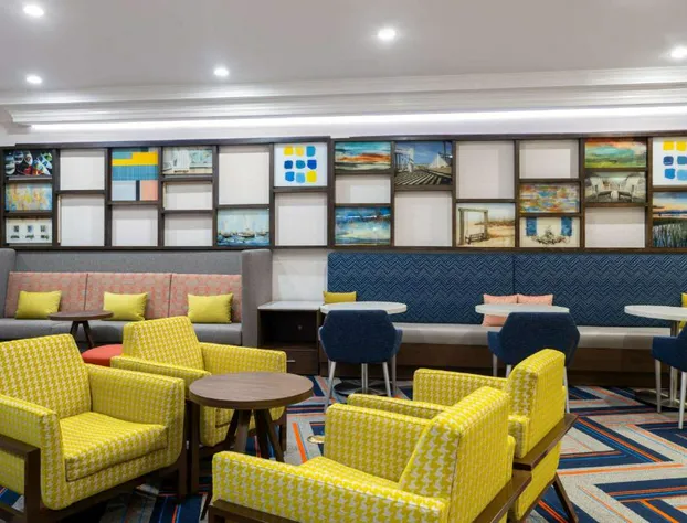 Hampton Inn Charleston-North hotel detail image 4