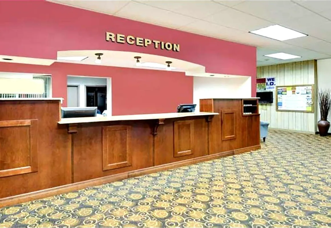 Norwood Inn and Suites Worthington hotel hero