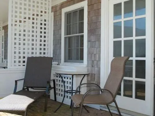 The Beachside hotel detail image 1