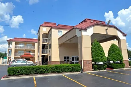 Days Inn by Wyndham Nashville Airport hotel detail image 2