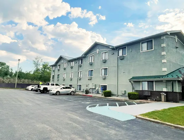 Magnuson Hotel Fort Wayne North – Coliseum hotel detail image 1