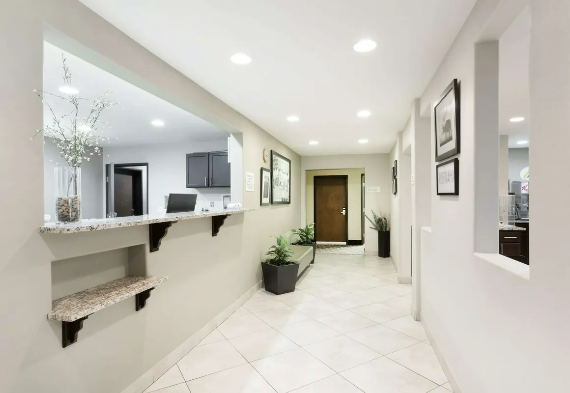 Super 8 by Wyndham Montrose hotel hero