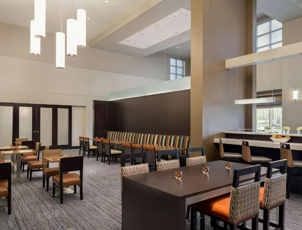 Hampton Inn & Suites Rosemont Chicago O'Hare hotel detail image 4