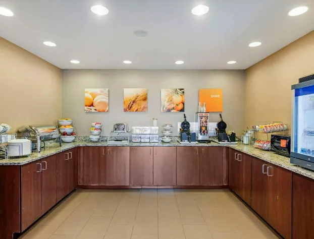 Comfort Inn & Suites hotel detail image 4
