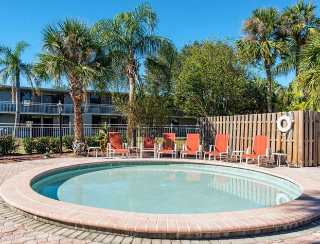 Econo Lodge Orlando Airport hotel detail image 1