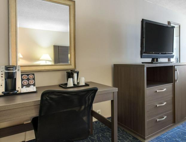 Econo Lodge Orlando Airport hotel detail image 4