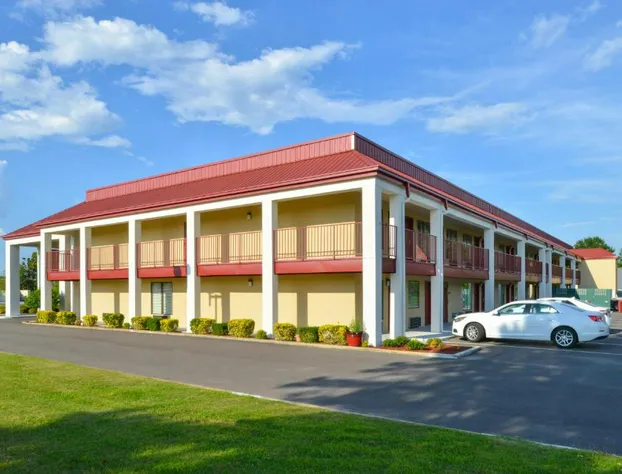 Americas Best Value Inn Tupelo Barnes Crossing hotel detail image 1