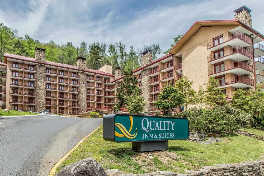 Quality Inn & Suites Gatlinburg North hotel hero