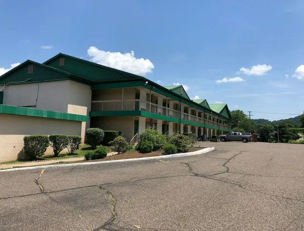 Rodeway Inn and Suites hotel detail image 1