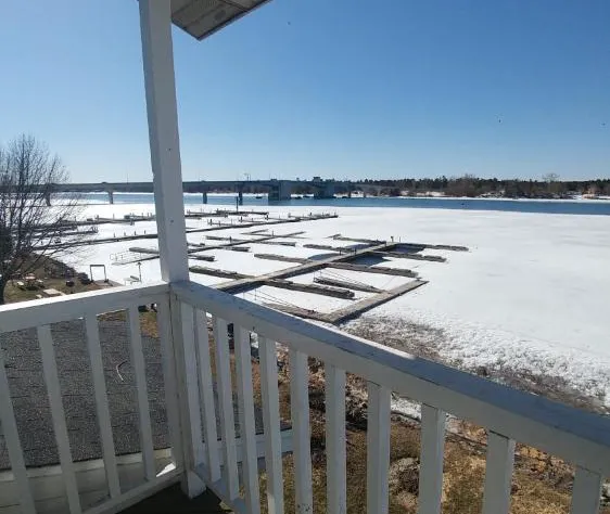 Snug Harbor Inn hotel detail image 2