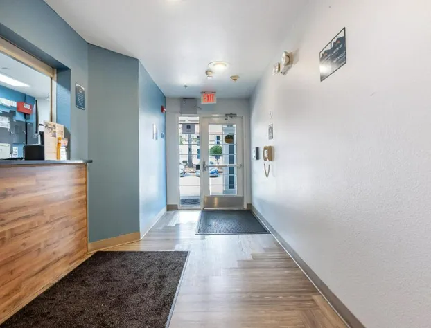 Suburban Studios Huntsville University Area hotel detail image 2